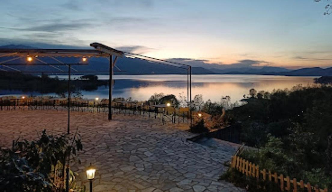 Ξενώνας Παρατηρητήριο Υπερώον Agios Athanasios  Buitenkant foto
